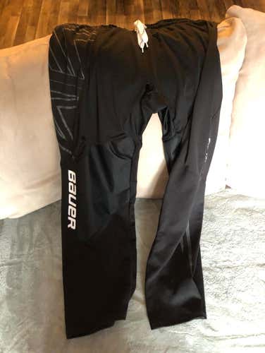 Bauer XR 600 Roller hockey pants