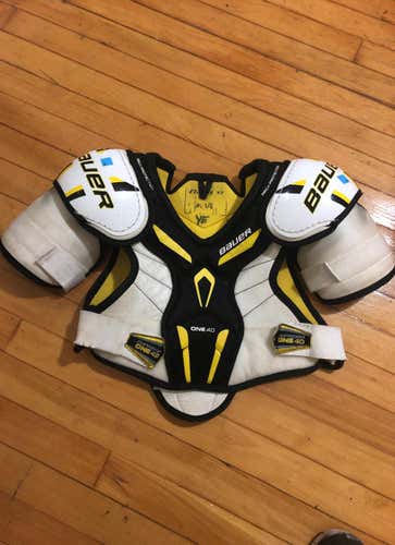 Bauer Supreme One40 - Jr Large Shoulder Pads