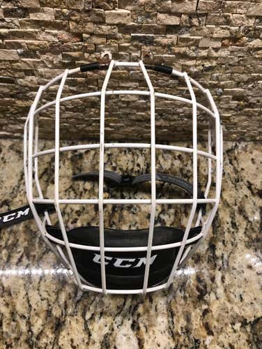 CCM FM580 L White Cage