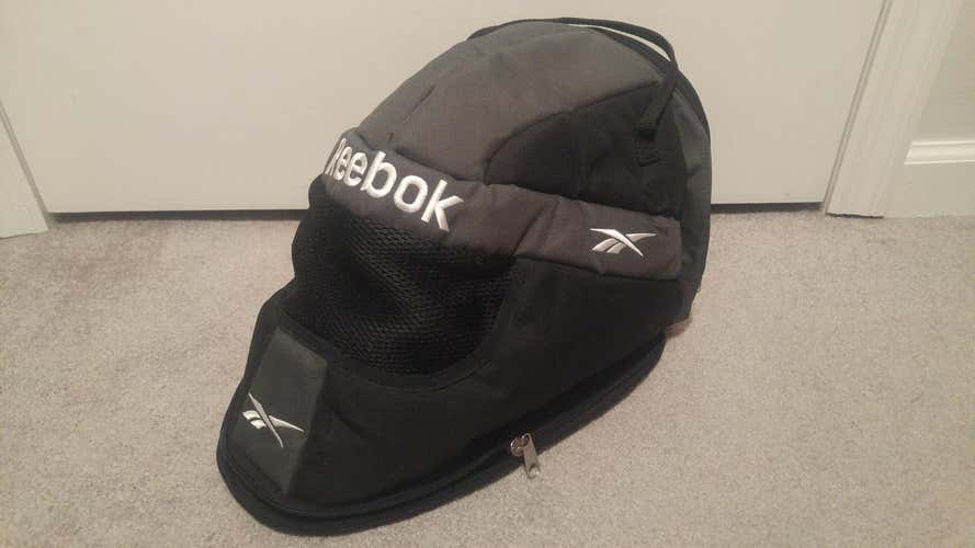 New Reebok Goalie Mask Carrier / bag with back pocket