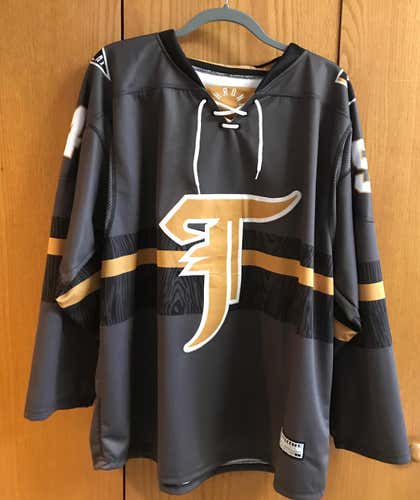 Throne Box Jersey