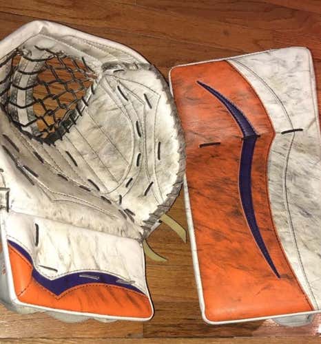 Vaughn V6 2000 Senior Gloves