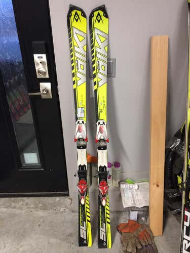Volkl Racetiger SL Skis