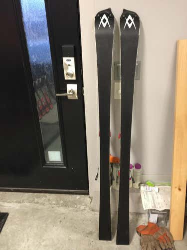 Volkl Racetiger SL Skis