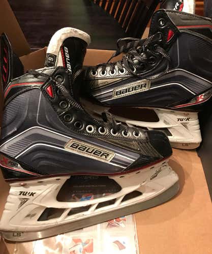 Bauer X700 Hockey Skates
