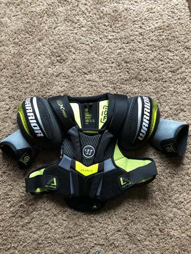 Warrior Alpha QX Pro Senior Small Shoulder Pads