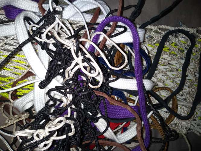 bunch of stringing materials
