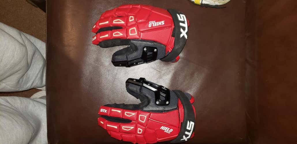STX Shield Goalie Gloves