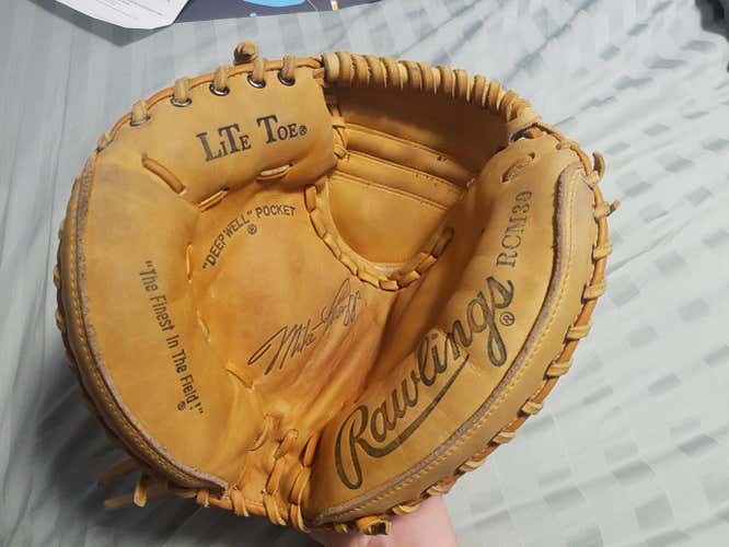 Rawlings catcher's mitt -  Mike Piazza RCM30