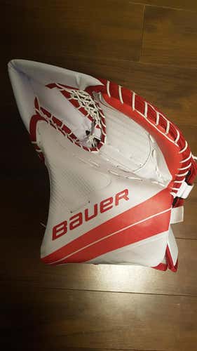 New Bauer X900 Goalie Glove Regular Senior