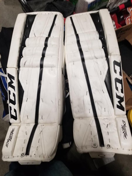 CCM Extreme Flex II Goalie Leg Pads Senior