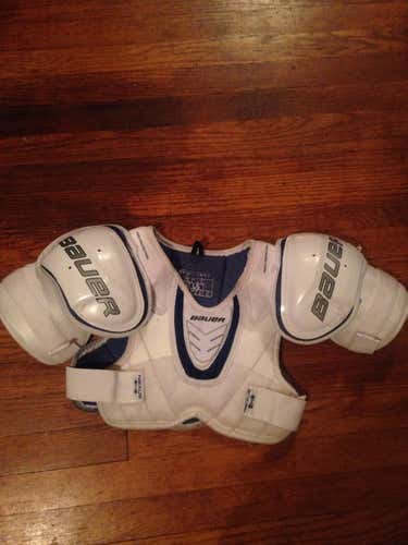 Bauer Nexus 400 JR Shoulder Pads