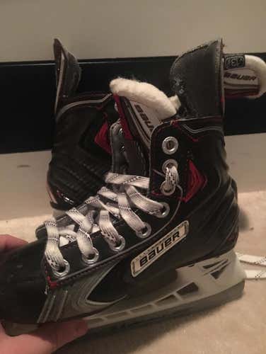 Bauer Vapors Skates, Size 13.5 YOUTH