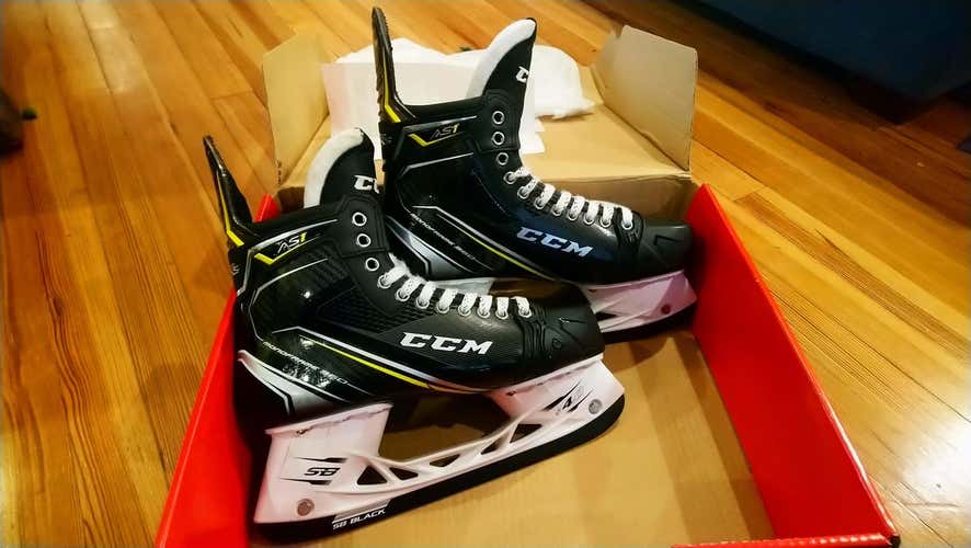 CCM Super Tacks AS1 Skates Senior Size 10