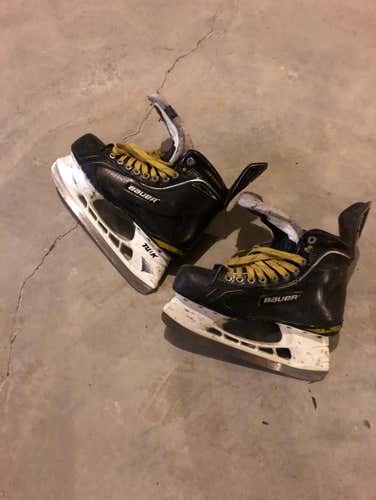 Bauer One100 Skates