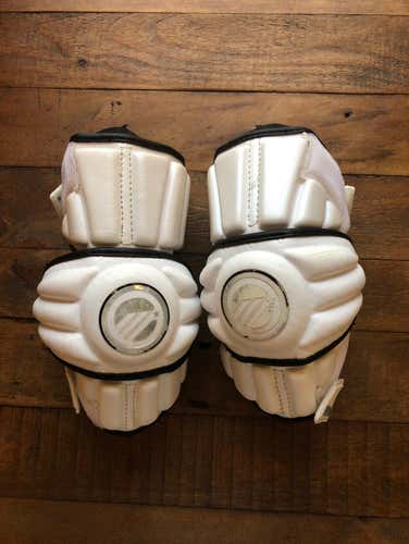 Maverik M3 Elbow Pads (EXCELLENT CONDITION)