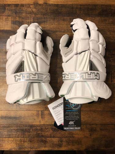 BNWT Maverik Max White 13” LAST ONE!