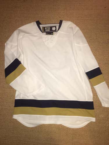 Used NCAA B1G Ten Notre Dame Fighting Irish  Under Armour Uncrested Blank Jersey White Large
