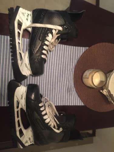 Barely Used Bauer 160 LE 8D (with Skate Guards) Willing To Take Offers