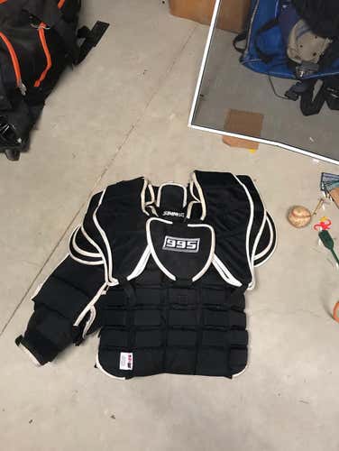 Men’s Simmons Goalie Chest Protector/pants