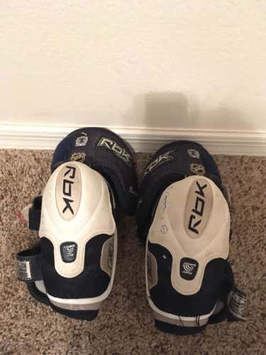 REEBOK SMALL ELBOW PADS