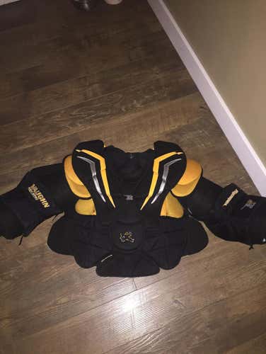 Vaughn V7 XF Pro Carbon Chest Protector