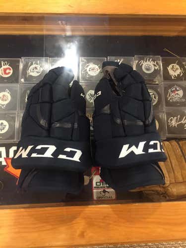 New CCM 11K Gloves Senior