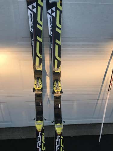 Fischer RC4 World Cup SL Skis