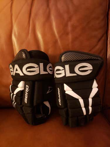14" Eagle Aero Pro gloves. Excellent condition