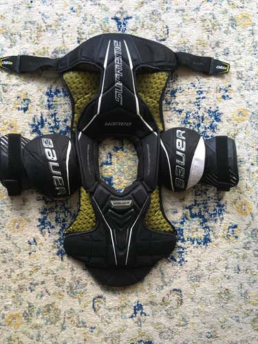 Bauer S190 Shoulder pads