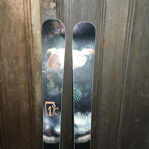 Icelantic Skis