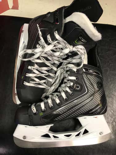 New CCM Ribcor 44K Pump Hockey Skates Jr Size 4