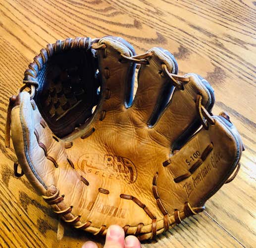 Nokona Alpha Select S-100 Glove - Good Condition