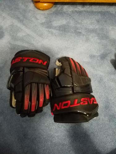 Easton Mako black and red Gloves Senior 15in
