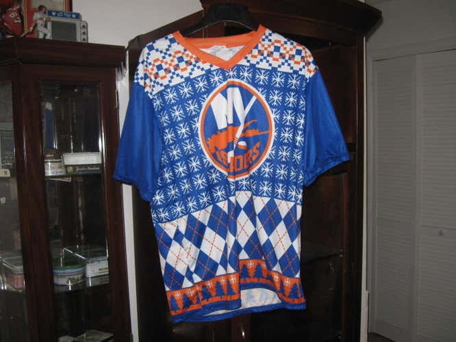 NY ISLANDERS UGLY SHIRT(XL)(FITS LIKE LARGE)RARE! SALE!