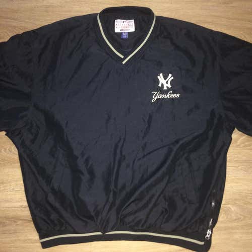 New York Yankees Pullover - Adult XL