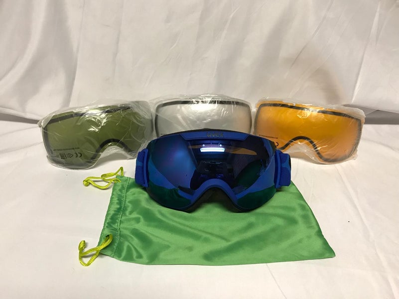 UVEX Skiing Goggles with extra lenses(NK4)