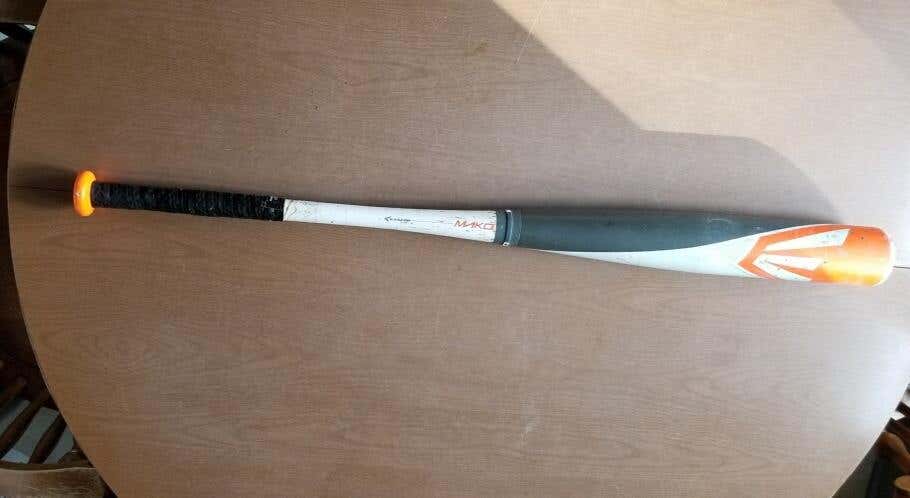 34 Inch Easton Mako -3 With Lizard Skin Grip