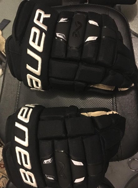 Bauer 2n Gloves *lightly Used*