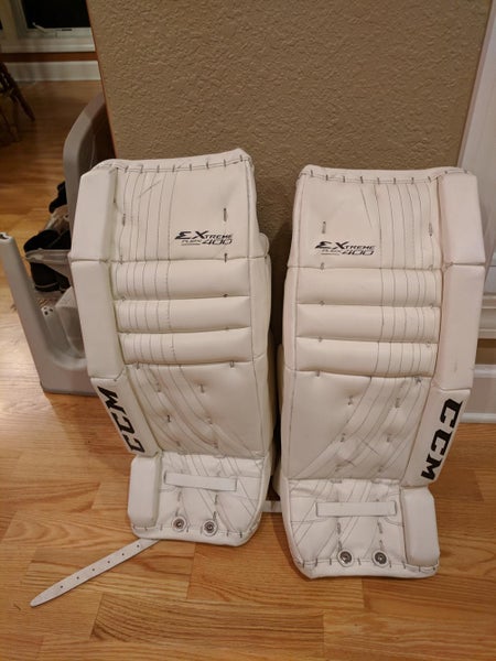 CCM Extreme Flex 400 Goalie Leg Pads Junior