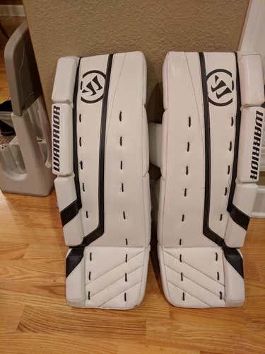Warrior Ritual G2 Jr Goalie Leg Pads Junior 26+1"