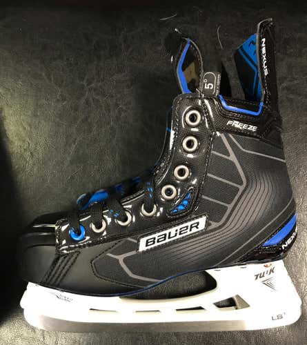 New Bauer Nexus Freeze Size Jr 5 Skates
