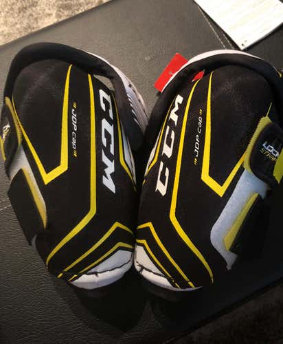 CCM Tacks 5092 Small Elbow Pads