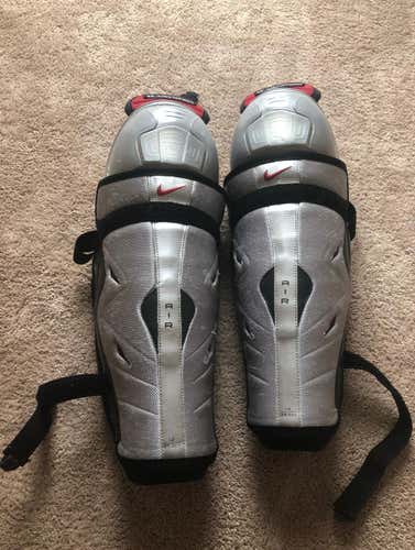 Nike V11 Shin Guards Size 14