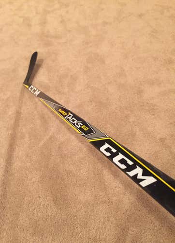 NEW CCM SUPER TACKS 2.0 P19 75 FLEX RIGHT HANDED TACKS PRO STOCK