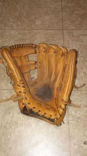 Mizuno Glove