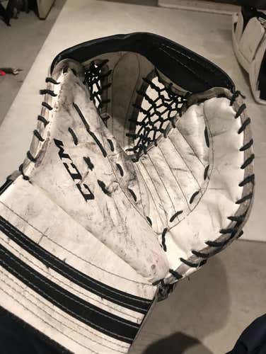 CCM Extreme Flex 400 Glove And blocker