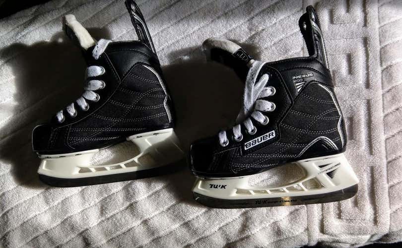 Bauer Nexus 200 Skates Youth Size 11