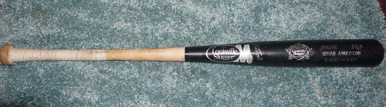 Louisville Slugger Pro Issued Maple 34/32 White Sox