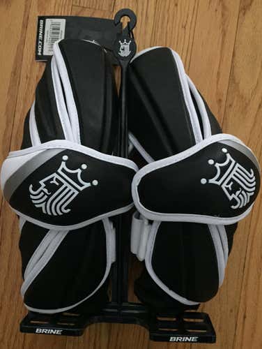 Brine King 5 Arm Guard - Black - Large - BNWT